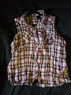 Harley-Davidson Pink Plaid Sleeveless Button-Up Top